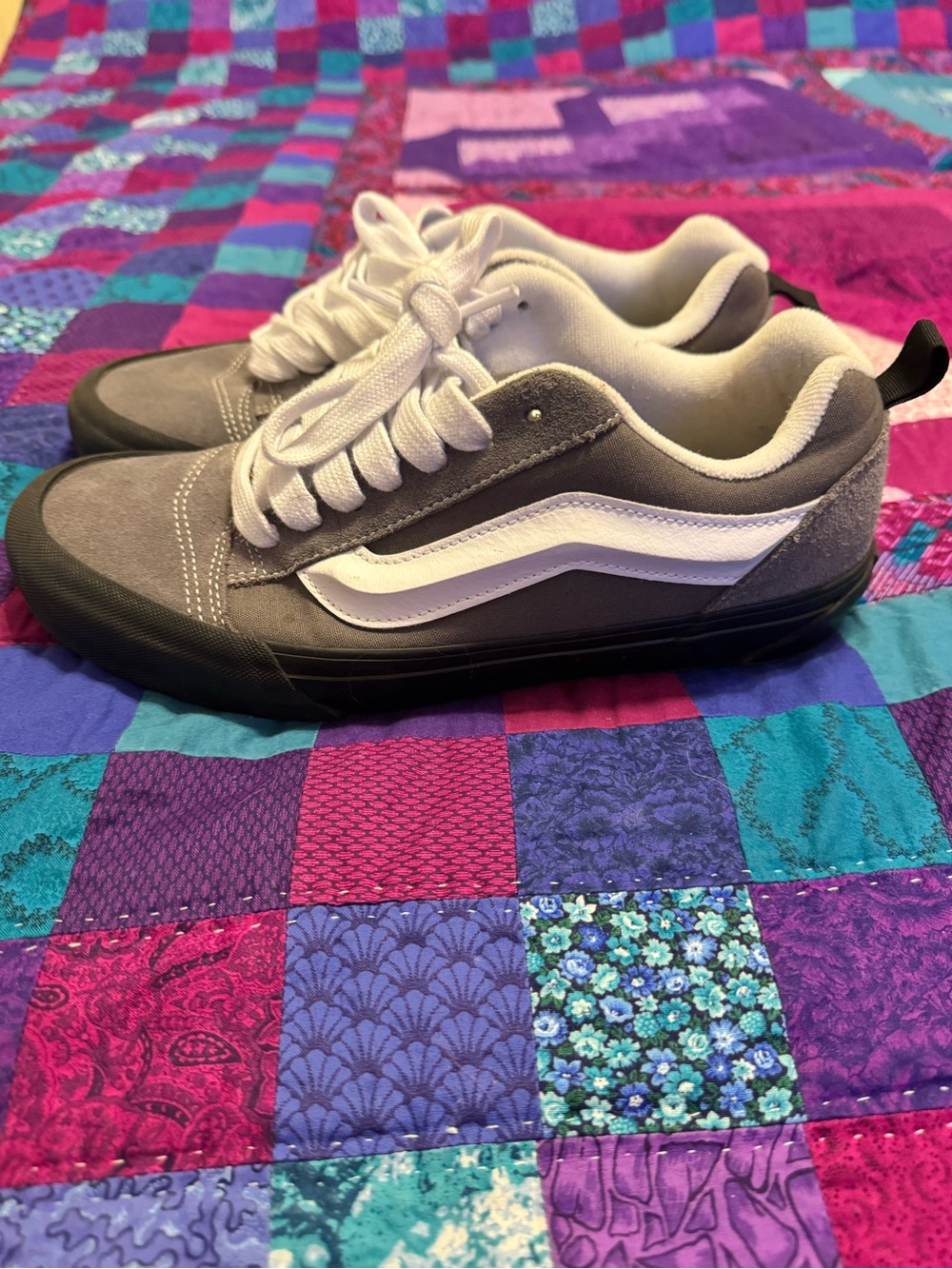 Vans Low-Top Sneakers in Gray and White
